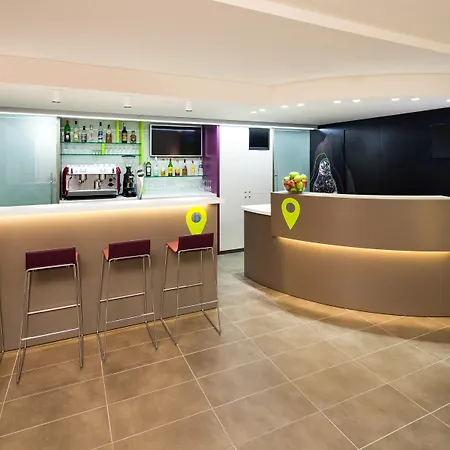 Ibis Styles Lleida 호텔 Torrefarrera