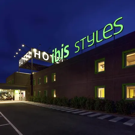 호텔 Ibis Styles Lleida Torrefarrera