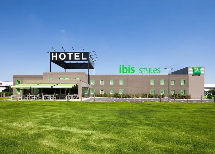 Ibis Styles Lleida Otel Torrefarrera