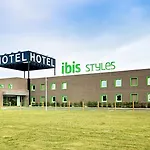 Hotel Ibis Styles Torrefarrera 2*