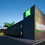 莱里达朵雷法勒拉宜必思尚品酒店