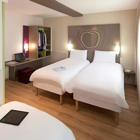 Отель Ibis Styles Torrefarrera