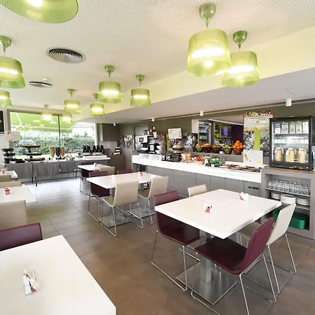 Hotel Ibis Styles Torrefarrera 2*