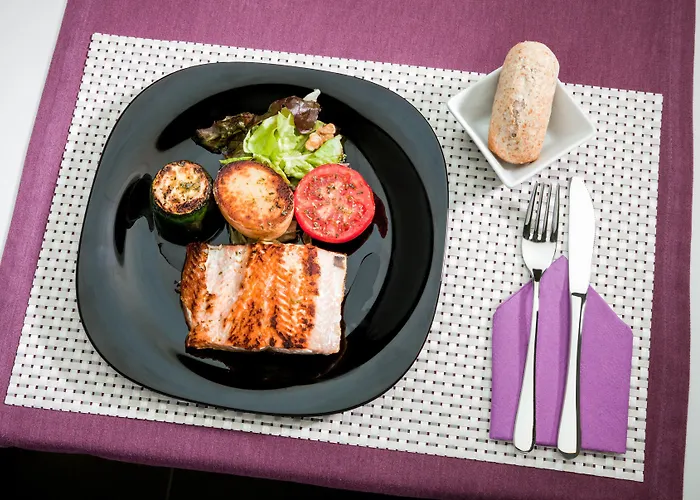 Ibis Styles Lleida فندق