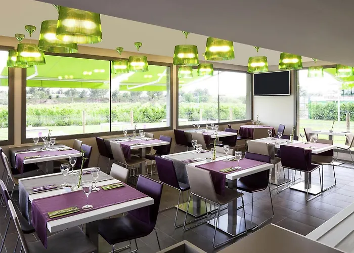 Ibis Styles Lleida فندق 2*