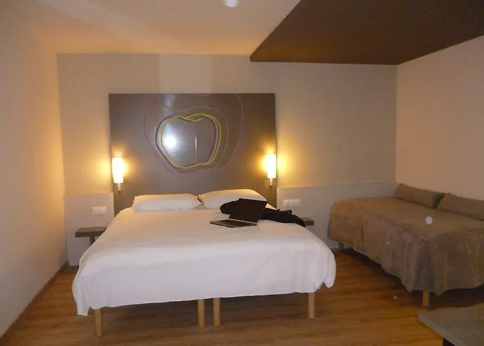 Ibis Styles Lleida تورّيفارّيرا